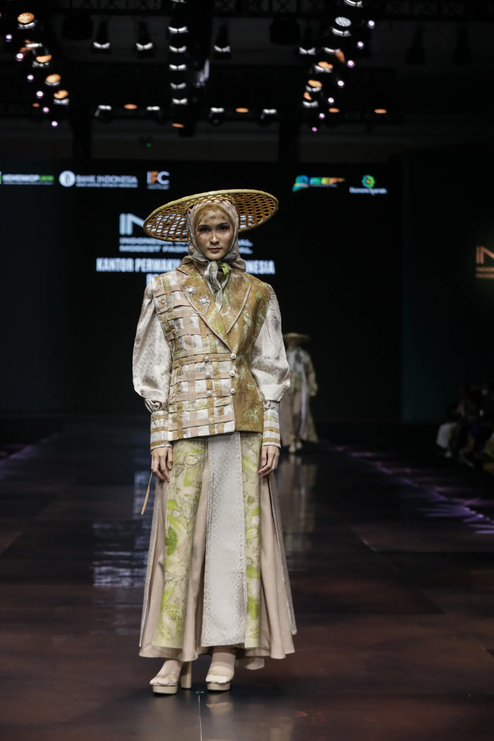 IN2MF - Look 1 - Gambar 2