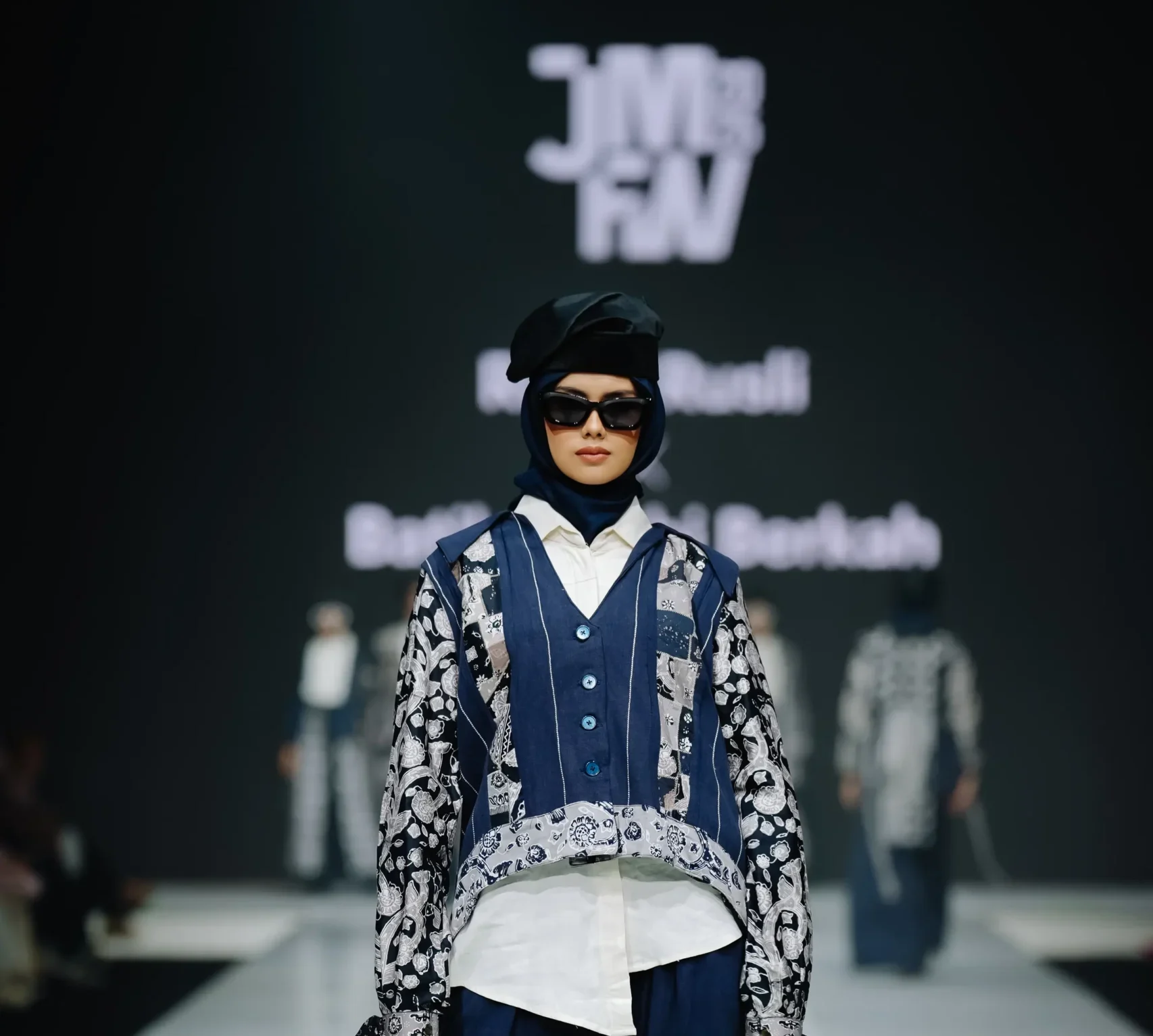 Dara Melayu - Look 5