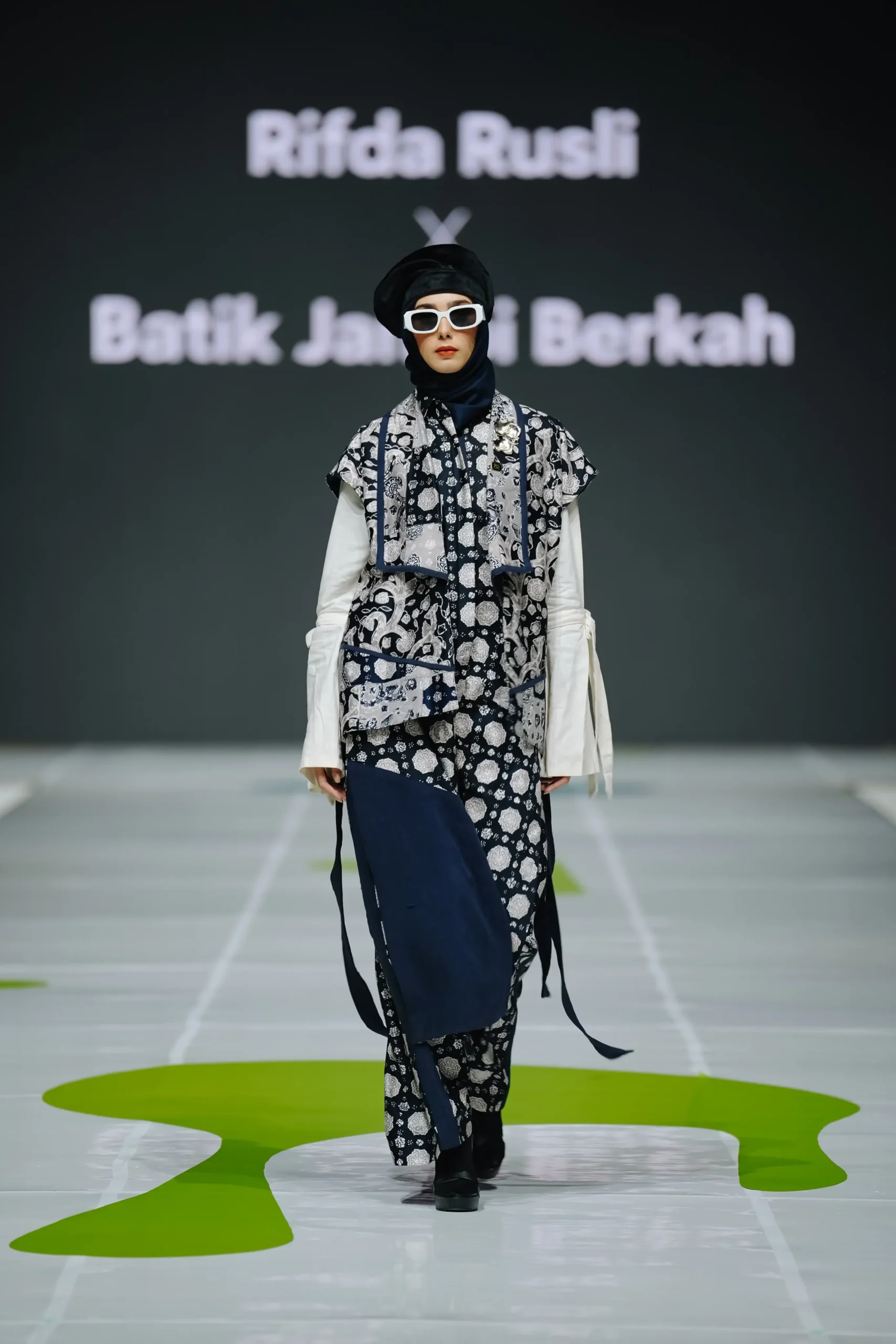 Dara Melayu - Look 1