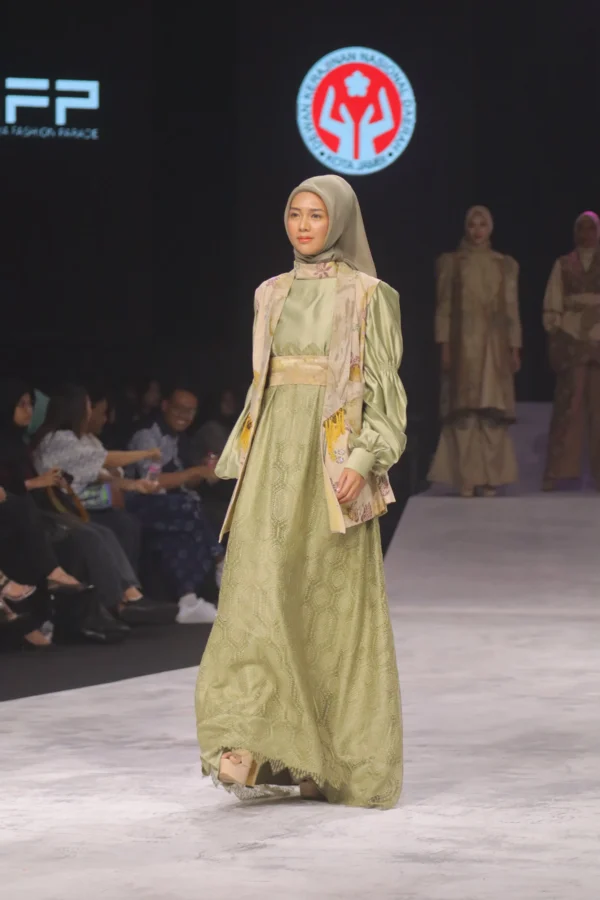 SFP - Look 7 - Image 2