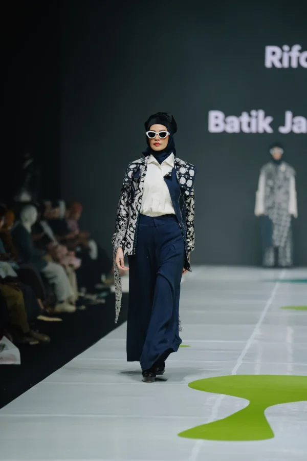 Dara Melayu - Look 4 - Image 3